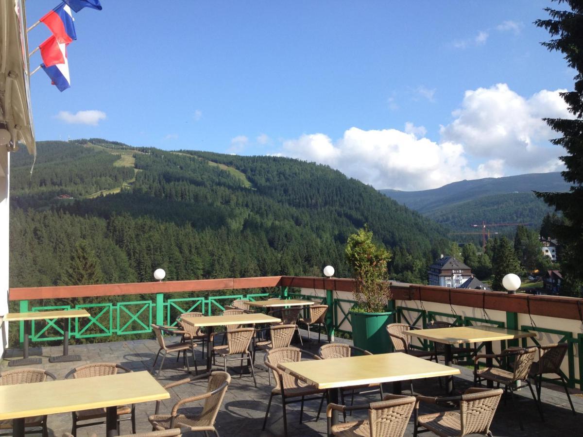 Hotel Snezka Spindleruv Mlyn Exterior foto